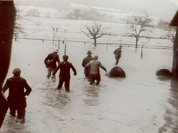 Rettung der Chemikalien der Firma Veit Weil in Oberdorf im Februar 1937